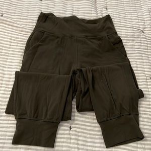 Align jogger hunter green size 4, gently used.